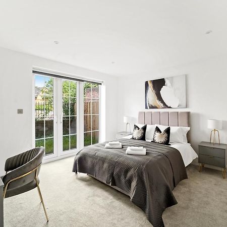Drake House Apt 3 In Staines - Free Parking - Heathrow - Thorpe Park المظهر الخارجي الصورة