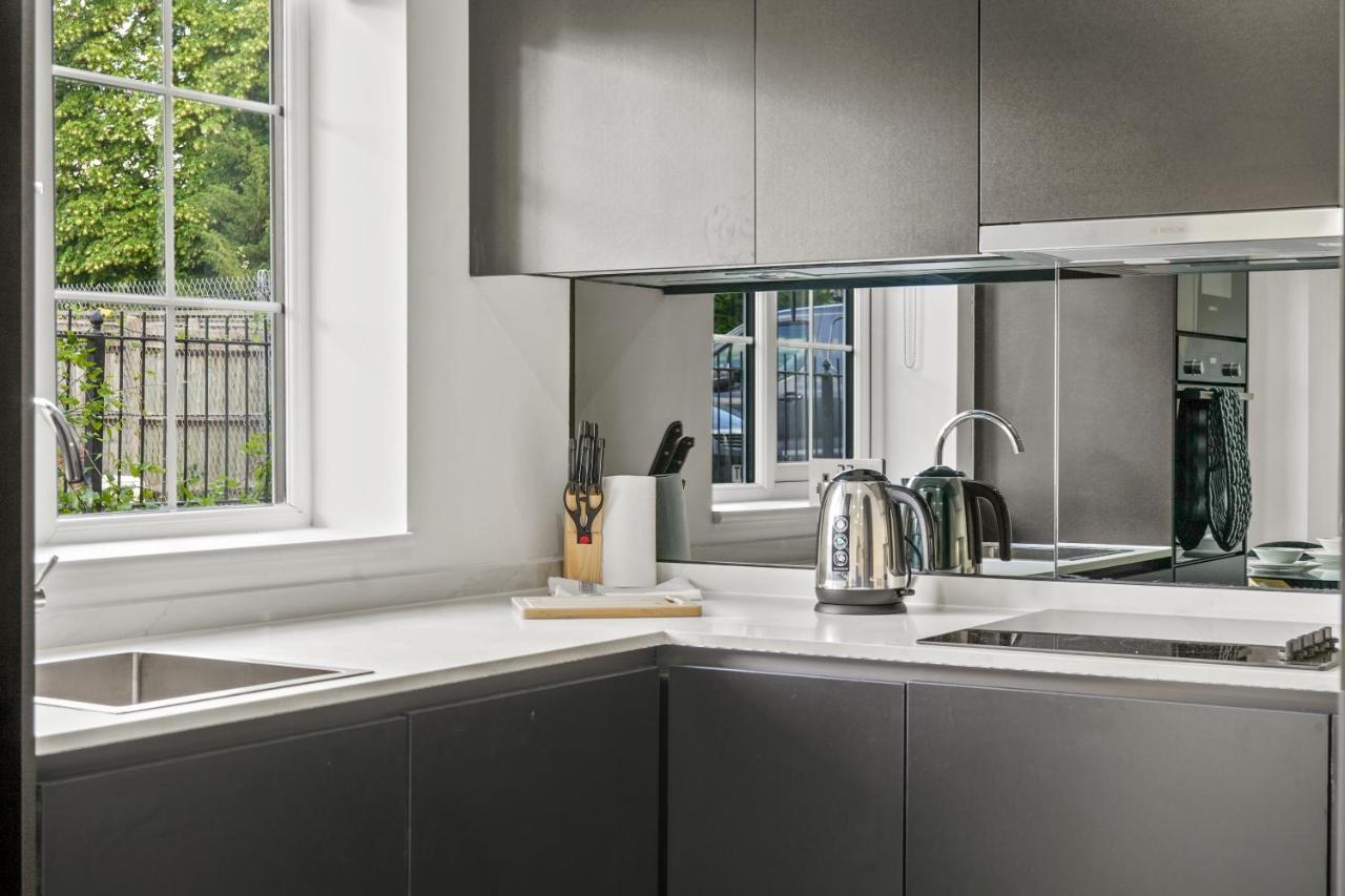 Drake House Apt 3 In Staines - Free Parking - Heathrow - Thorpe Park المظهر الخارجي الصورة